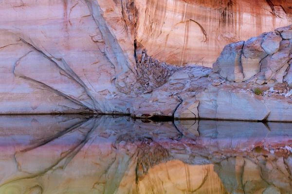 Utah, Glen Canyon Abstract reflection sandstone